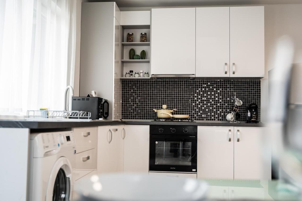 Cozy Apartment In Dumbravita Dumbravita  Dış mekan fotoğraf
